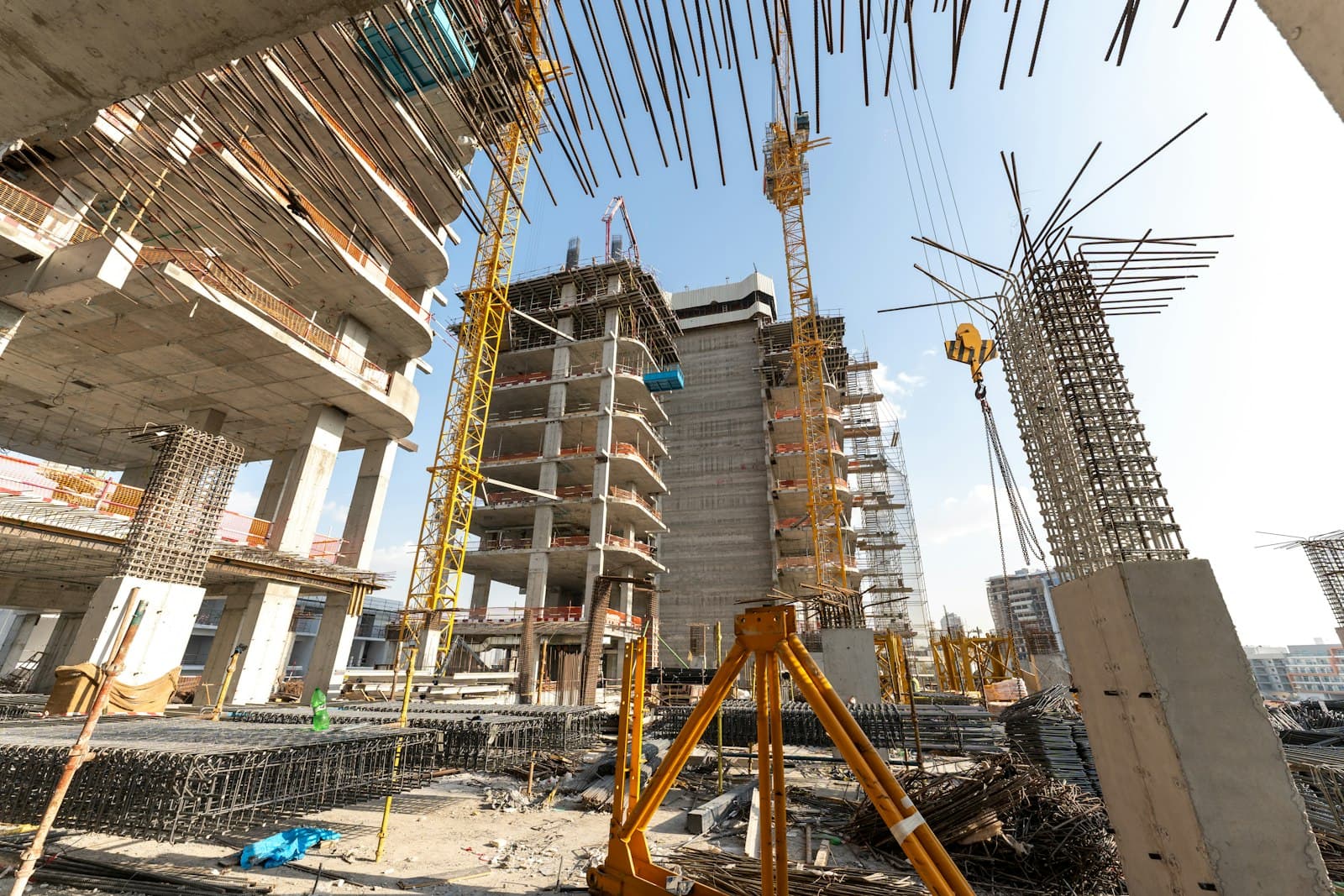 Off-Plan vs Ready: Which Investment Strategy Wins in 2026?